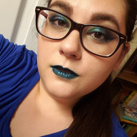 Meet your Posher, Alexandra - Picture 1 of 3